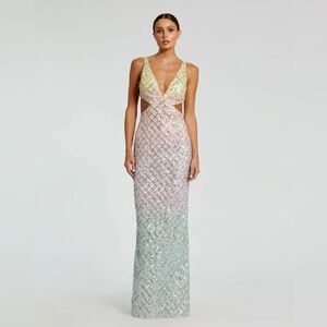 ISOOO!!! Size 2 or 4